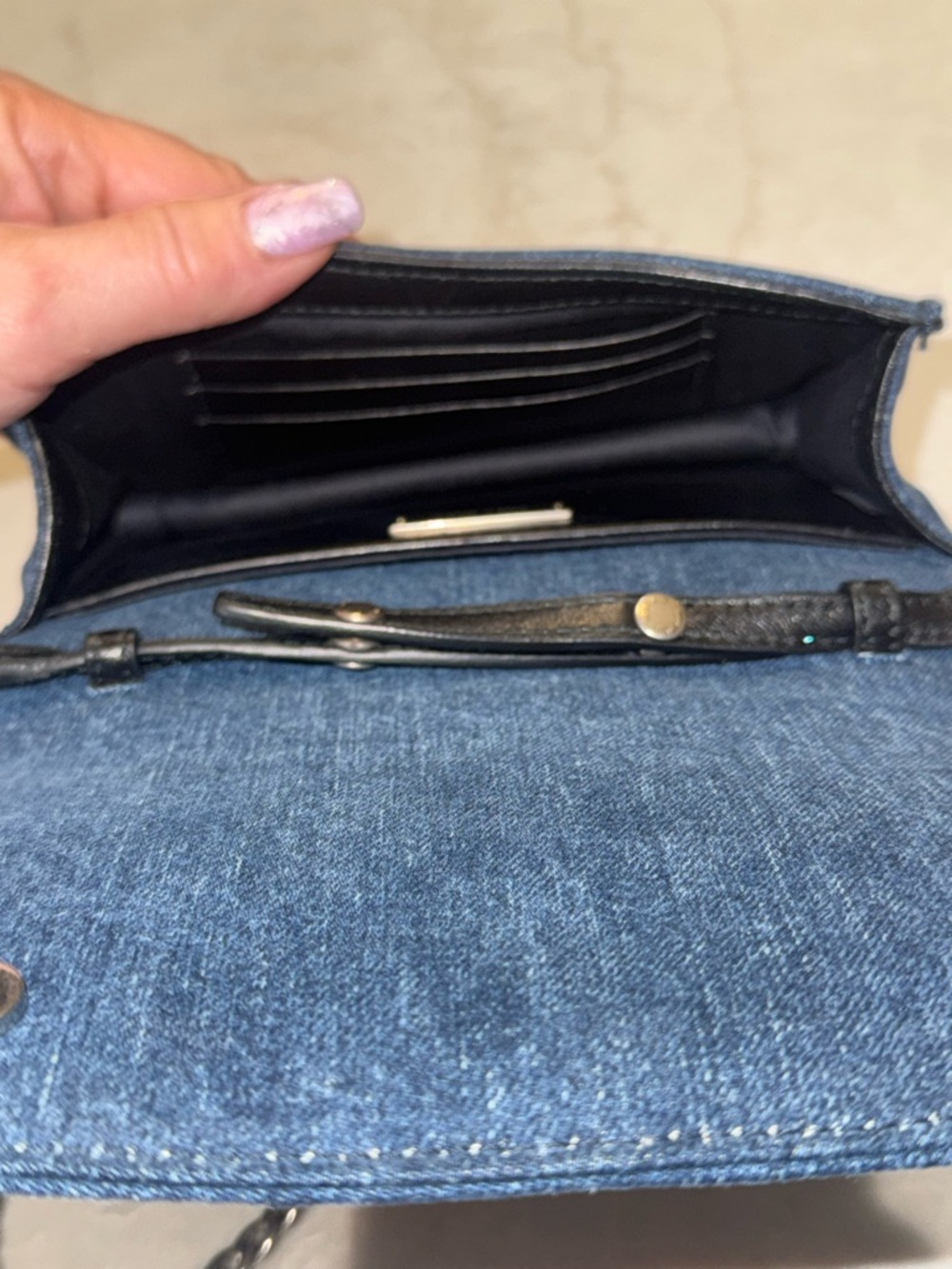 Miu Miu Gorgeous very rare
Denim small bag with silver chain full set like New - Picture 11 of 14